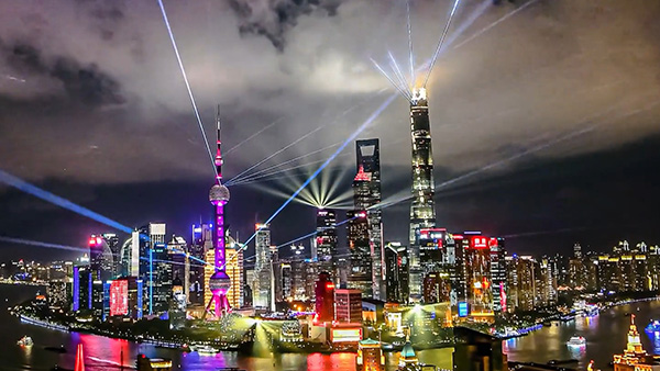 ・7:30 PM onwards: The Bund Illumination & Nightlife