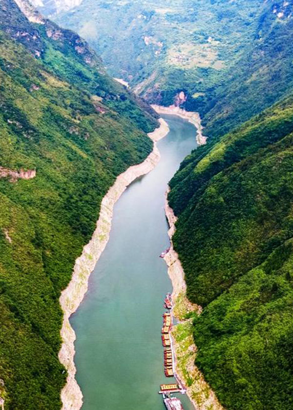 Day 10 Yangtze River Cruise (B/L/D)