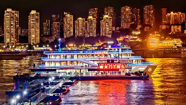 ・8:15 PM onwards: Night Cruise on the Yangtze River