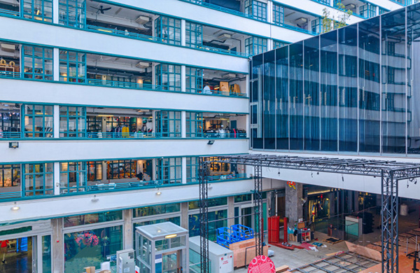 Afternoon: Creativity, Markets & Iconic Rides